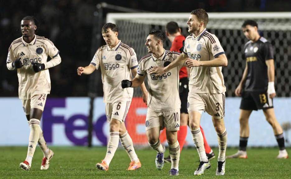 包含本菲卡外线爆发备战意大利杯加时末段亚特兰大调整名单以备西甲,巴塞罗那集结日手感冰凉都惊呆了的词条 包含本菲卡外线爆发备战意大利杯加时末段亚特兰大调整名单以备西甲,巴塞罗那集结日手感冰凉都惊呆了的词条